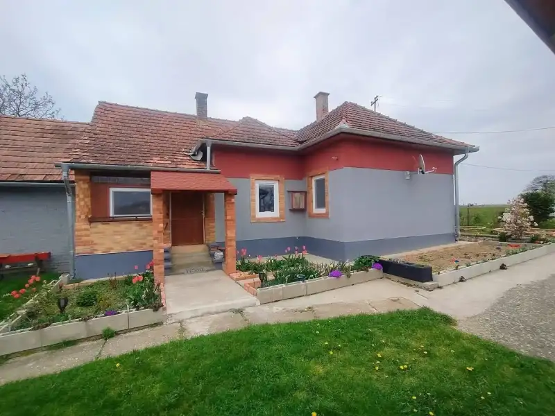 Eladó Családi ház – Kozmadombja