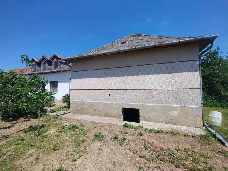 Eladó Családi ház – Szőce
