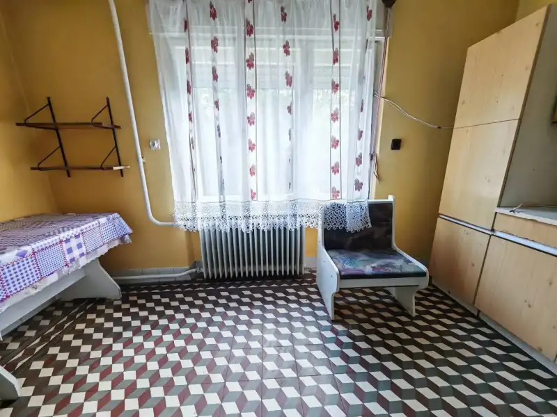 Eladó Családi ház – Viszák