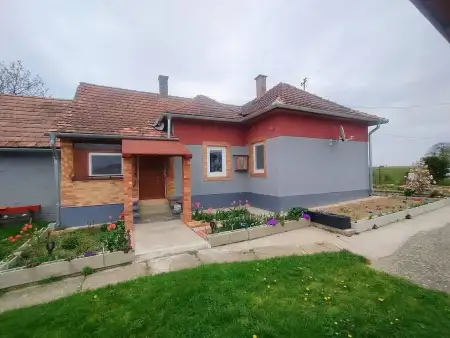 Eladó Családi ház – Kozmadombja