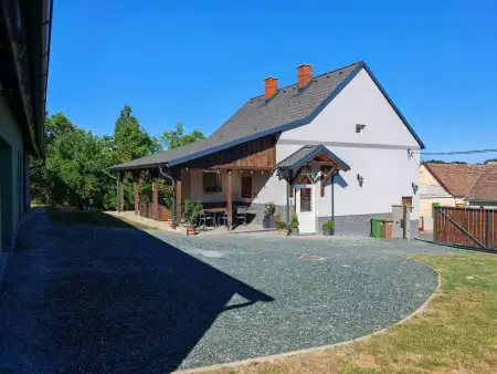 Eladó Családi ház – Kondorfa, Fővég utca